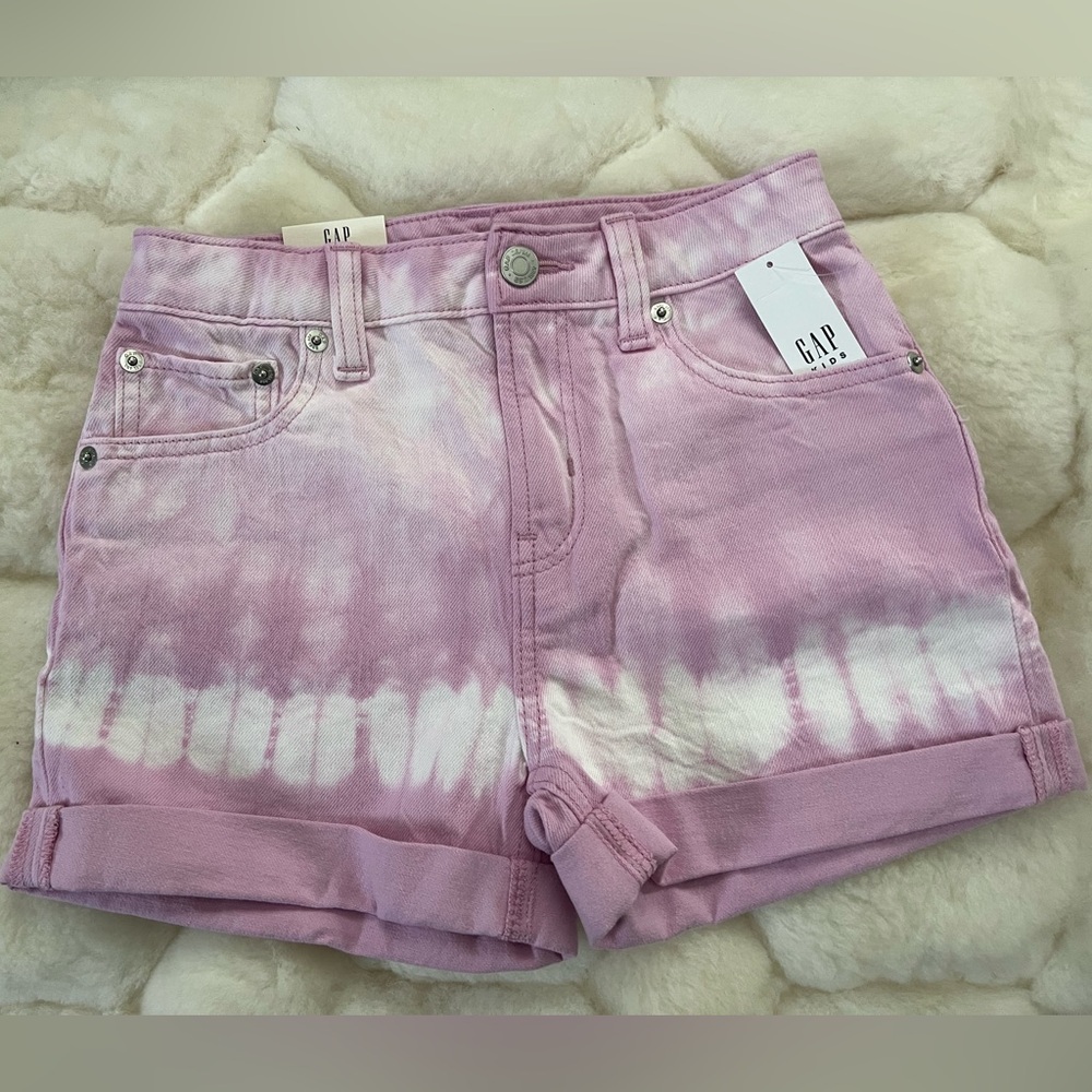 Girls GAP shorts.